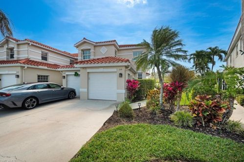 975 Eastham Way, Naples, FL 34104-8752