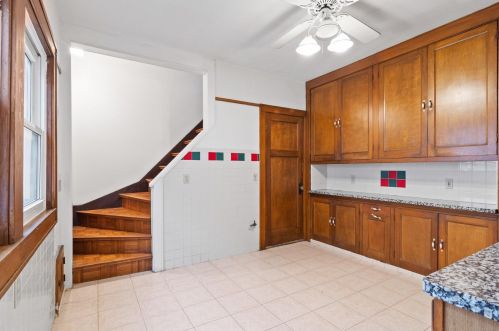 3253 Newhall St, Milwaukee WI 53211-3043 exterior