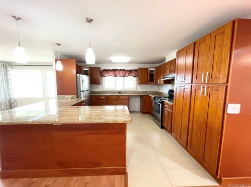 1601 Kealia Dr, Honolulu HI 96817-2077 exterior