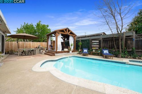 1278 Marlboro Ct, Concord CA 94521-3407 exterior