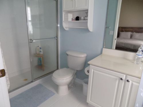 9861 Lago Dr, Boynton Beach FL 33472-2754 exterior