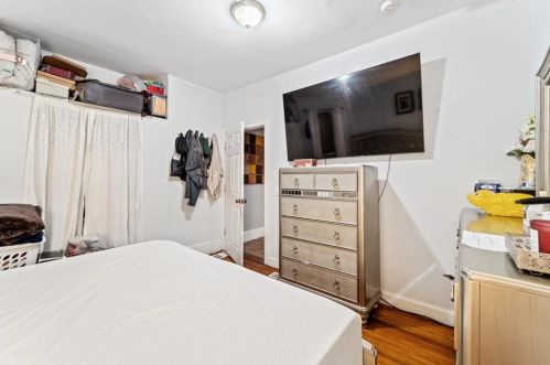 91 Peace St, Providence RI 02907-1550 exterior