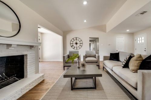 10912 Beauty Ln, Dallas TX 75229-3832 exterior