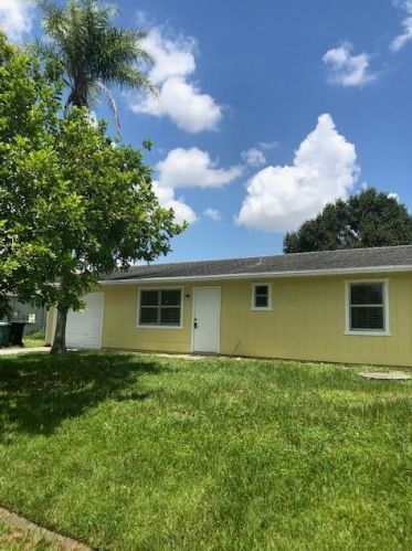 1125 Colorado Ave, Fort Pierce FL 34953-1806 exterior