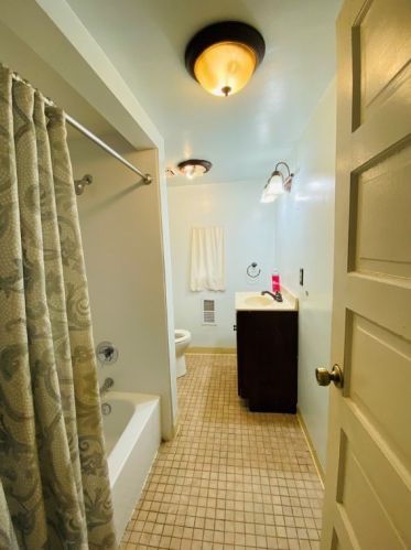 715 Chislett St, Pittsburgh PA 15206-2018 exterior