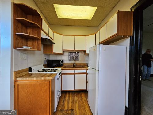 378 9th St, Atlanta GA  30309-4209 exterior