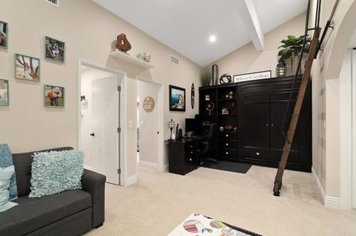 5394 Bloch St, San Diego CA 92122-4015 exterior