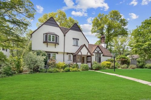 70 Burkewood Rd, Mount Vernon, NY 10552-1210