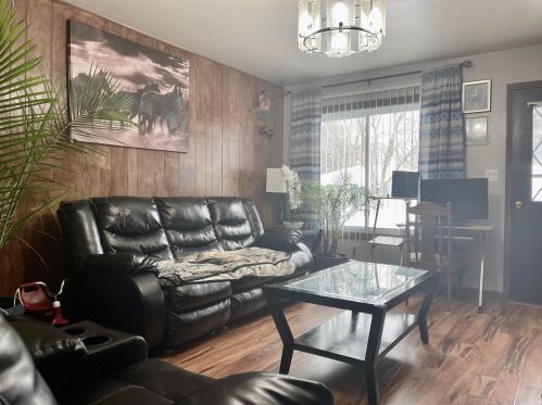 6257 103rd St, Milwaukee, WI 53225-1401