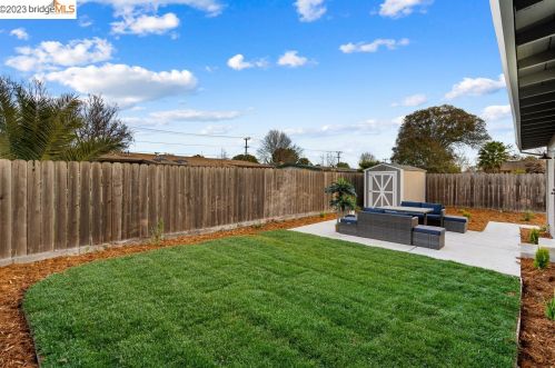 2796 Courtland Dr, Concord CA  94520-4720 exterior