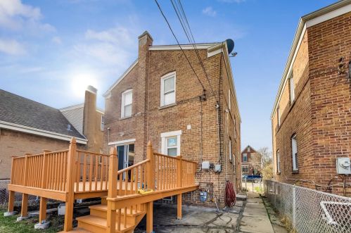 6438 Foster Ave, Chicago IL 60656-2248 exterior