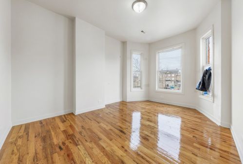 4126 Adams St, Chicago, IL 60624-2701