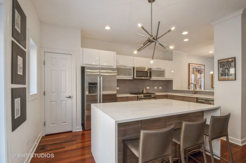 3155 Honore St, Chicago IL 60622-1011 exterior