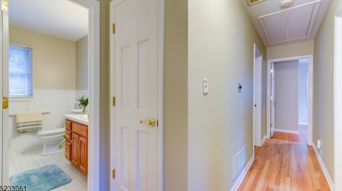 454 Stony Brk Dr, Bridgewater NJ 08807-1988 exterior