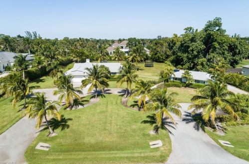 143 Mahogany Dr, Naples FL exterior