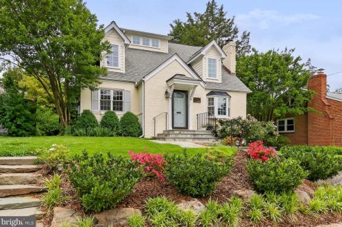 5261 26th St, Arlington, VA 22207-1756