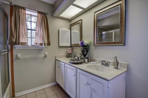 2115 Fore Dr, Tampa FL 33612-5006 exterior