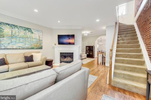 1248 10th St, Washington, DC 20001-4214