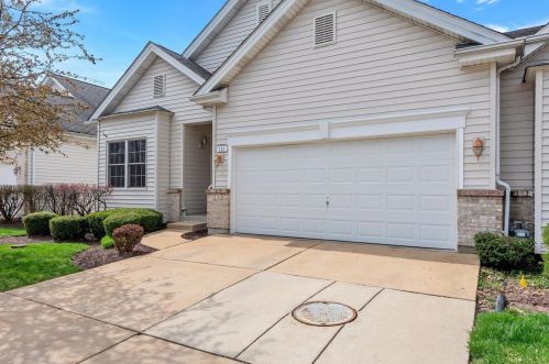 132 Worthington Cir, Saint Louis, MO 63128-2785