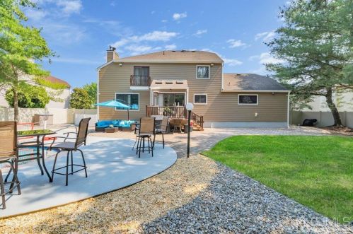 40 Ponderosa Ln, Old Bridge NJ  08857-3334 exterior