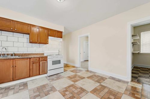 716 92nd St, Chicago IL 60619-7604 exterior