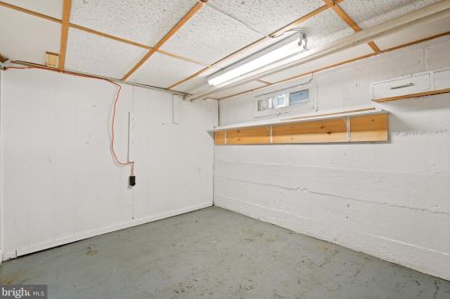 16 Masonic View Ave, Alexandria VA  22301-2204 exterior