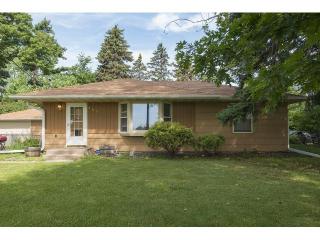 2115 Prosperity Rd, Saint Paul MN  55109-3621 exterior