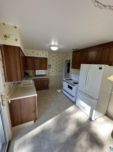 4406 Glenwood St, Duluth MN 55804-1264 exterior