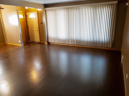 14427 Saginaw Ave, Chicago, IL 60633-2009