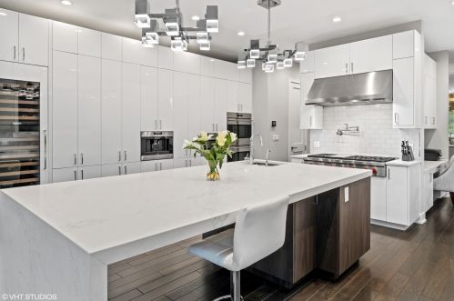 1419 Oakdale Ave, Chicago IL 60657-4118 exterior