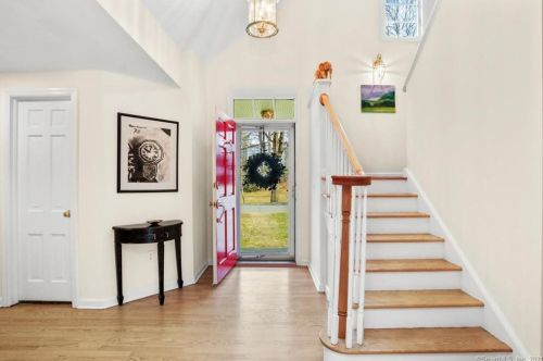 137 Long Lots Rd, Westport, CT 06880-3925