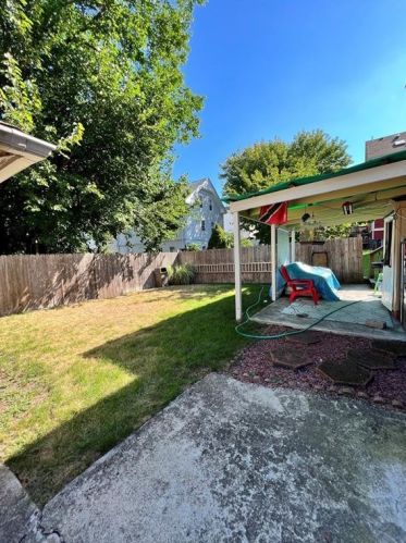 60 Woodbine St, Providence RI  02919-3679 exterior