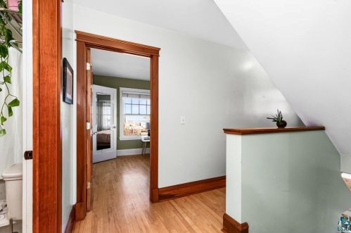 318 8th Ave, Duluth MN 55806-2206 exterior