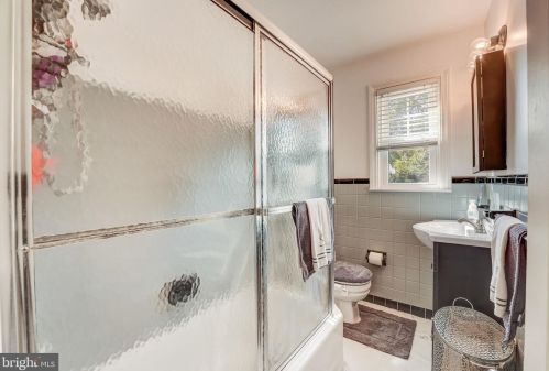 4112 Woodland Ave, Chester PA 19015-1628 exterior