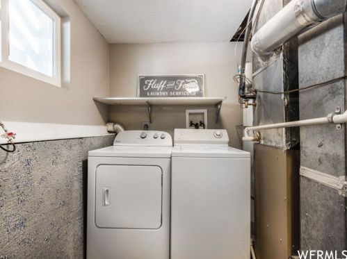 10976 Ml Cyn Dr, Sandy UT 84094-5908 exterior