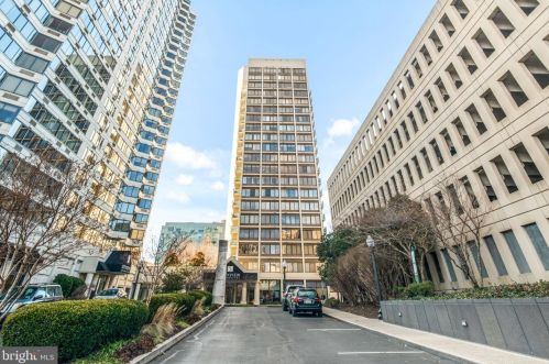 2001 Hamilton St, Philadelphia PA  19130-4298 exterior