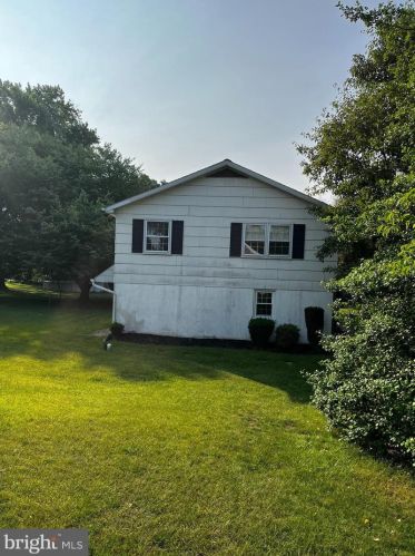 1925 Cedarville Rd, Pottstown, PA 19465-8059