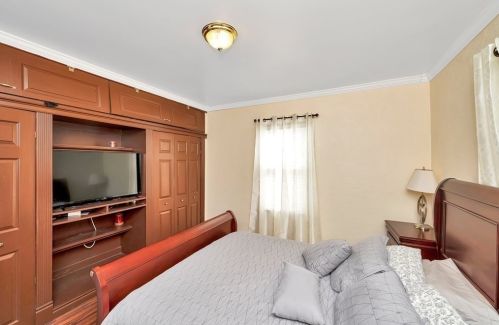 13 Bonner St, Chicopee MA 01013-1127 exterior