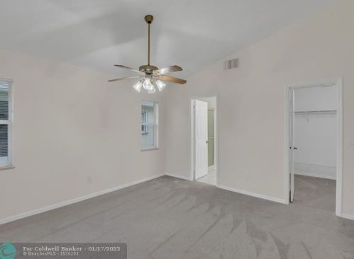 5777 Travelers Way, Fort Pierce FL 34982-4051 exterior