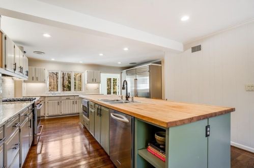 1129 Mason Wood Dr, Atlanta GA 30329-3803 exterior