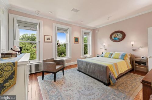 709 Capitol St, Washington DC 20003-1711 exterior