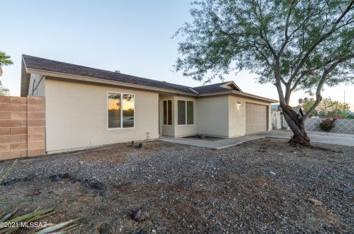 7930 Oldfather Dr, Tucson, AZ 85741-1357