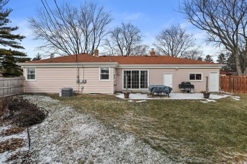 3127 Rochelle Ave, Milwaukee WI 53209-2505 exterior