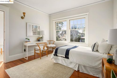 3301 Claremont Ave, Berkeley CA 94705-2710 exterior