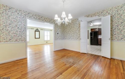 1508 Fox Trl, Mountainside NJ 07092-1302 exterior