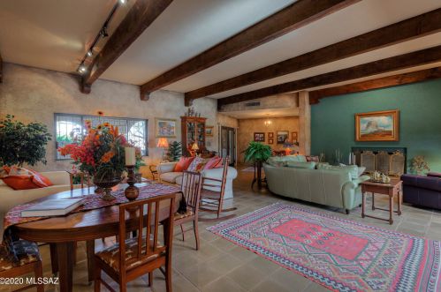 1021 Msn Twin Buttes Rd, Green Valley AZ 85622-8320 exterior