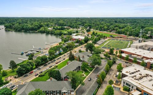 2311 Wealthy St, Grand Rapids MI 49504-0062 exterior