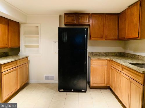 602 1st St, Rockville MD 20850-1567 exterior