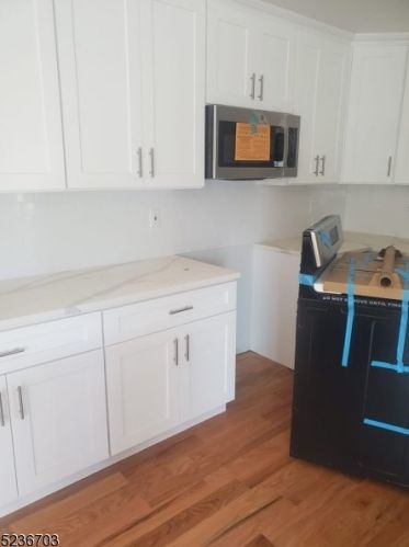 62 Westfield Ave, Clark, NJ 07066-3224