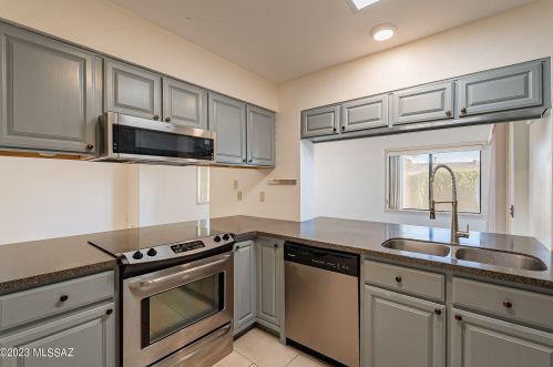 4801 Red Wolf Dr, Tucson AZ  85742-8825 exterior